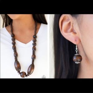 Brown wood necklace with earrings